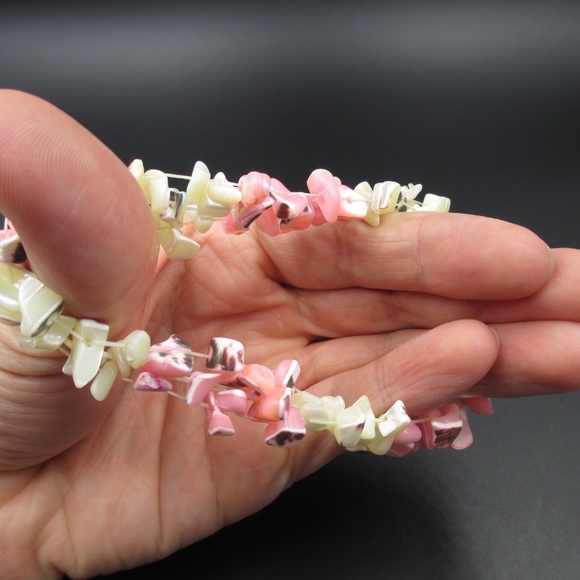 Vintage Pink & White Shell Expandable Bracelet - Picture 3 of 5